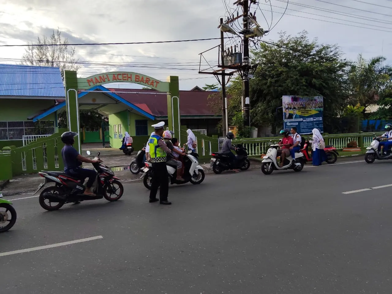 Strong Point Pagi Satlantas Aceh Barat Urai Macet