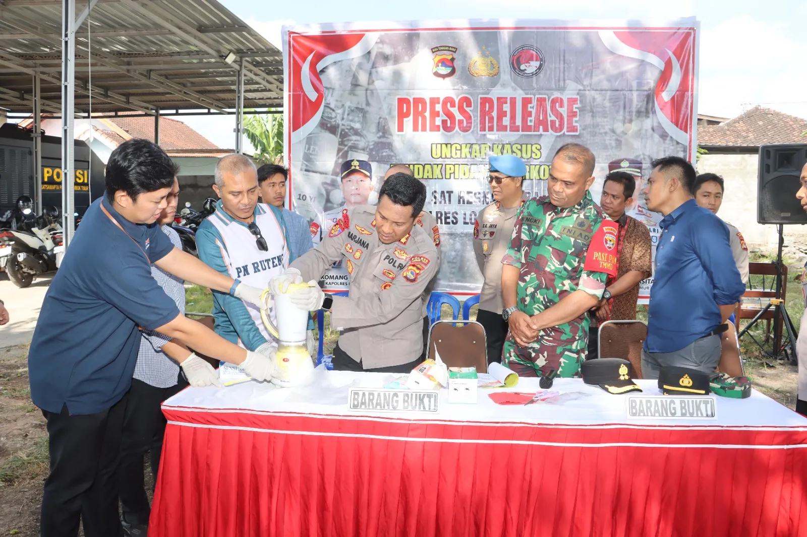 994 Gram Sabu Dimusnahkan di Mapolres Lotim, Kurir Ditangkap