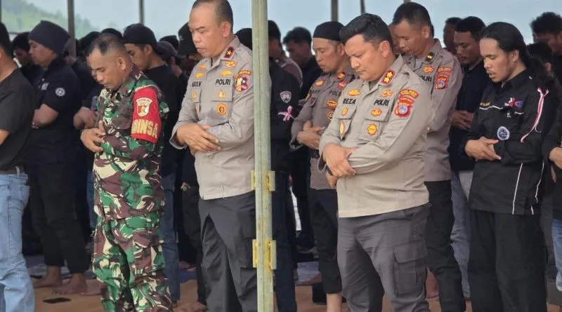 Hari Buruh Morowali Utara Aman, Diwarnai Salat Jumat Bersama