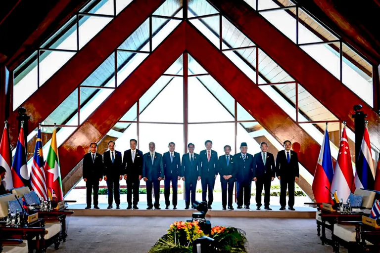 Di Tengah Ketidakpastian Global, Presiden Prabowo Hadiri Retreat KTT ASEAN ke-48 Bahas Ketahanan dan Masa Depan Kawasan
